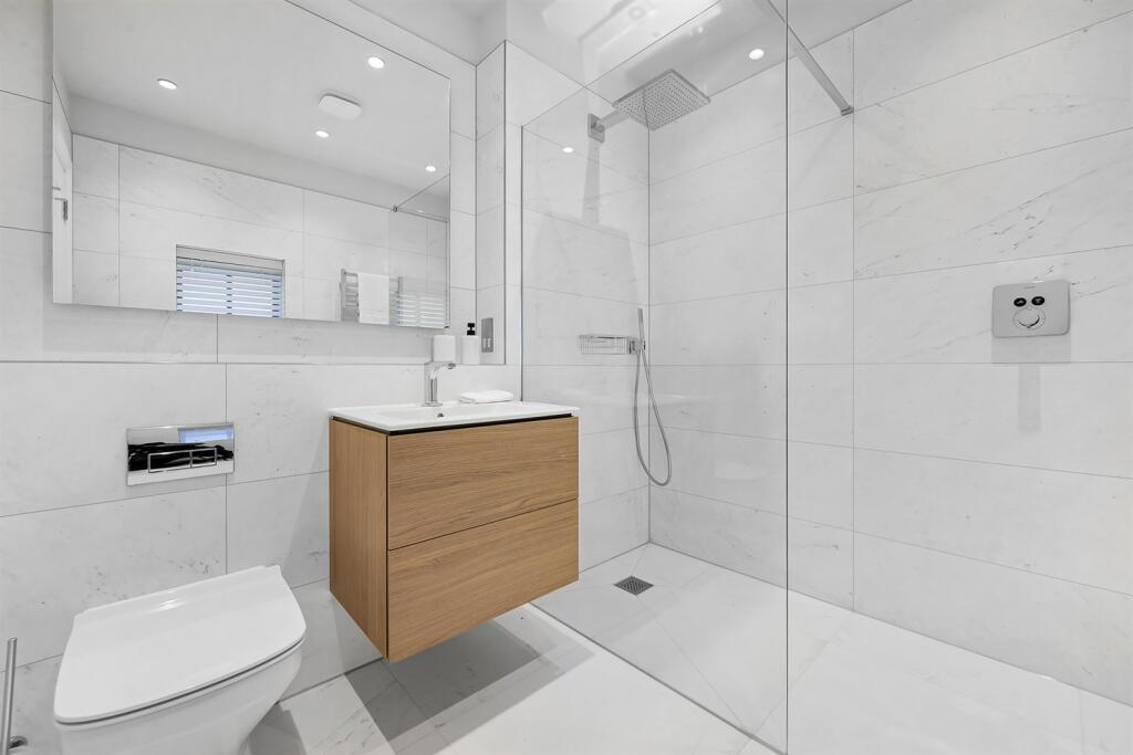 5 bedroom detached house for sale in Bankhall Lane, Hale, Altrincham, WA15